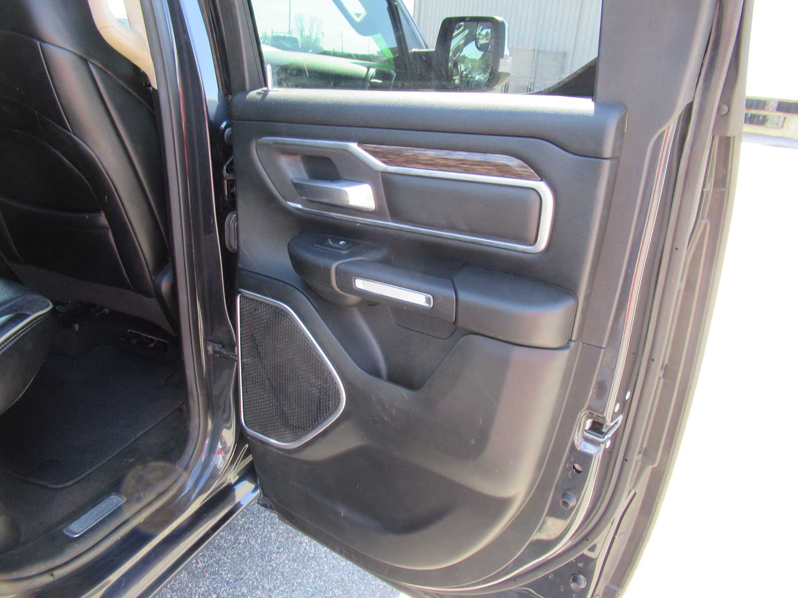 2020 Ram 1500 Laramie photo 17