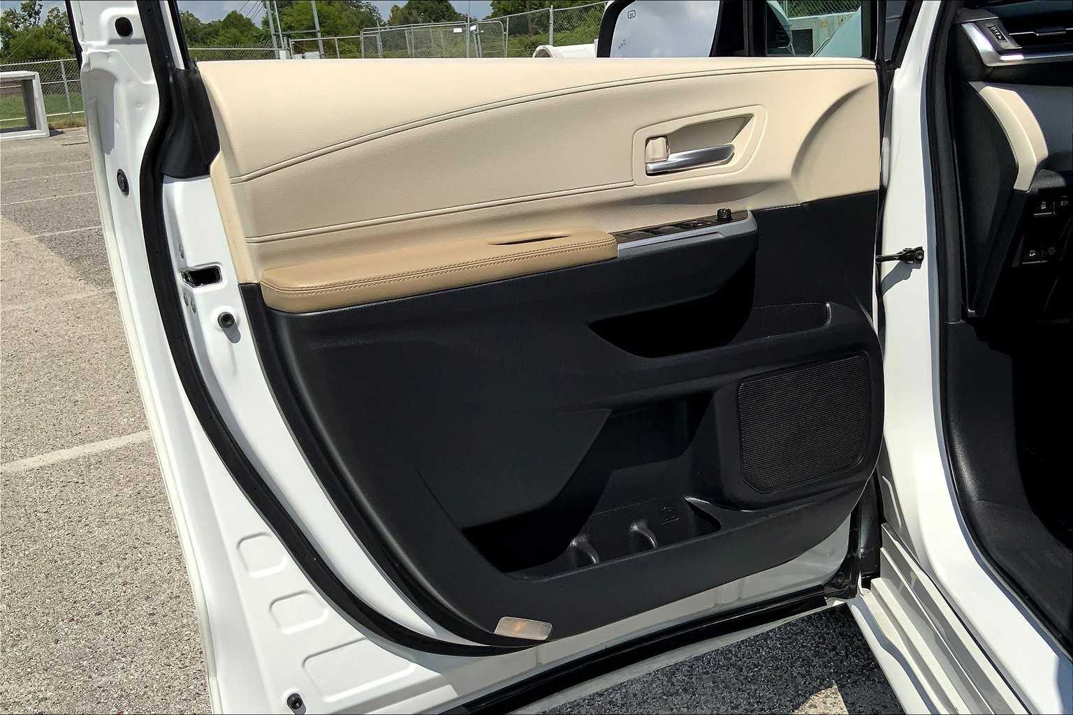 2023 Toyota Sienna XLE photo 20