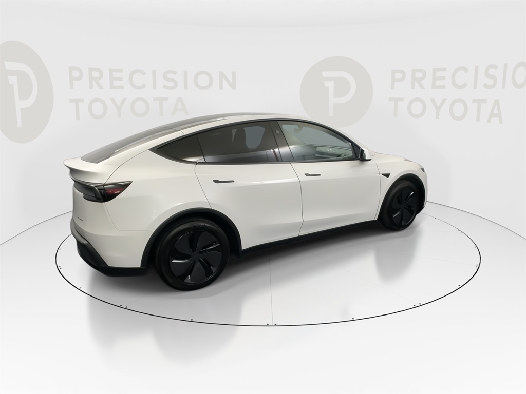 2026 Tesla Model Y Long Range photo 18