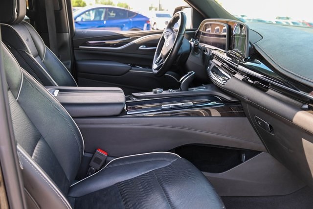 Used 2023 Black Cadillac Sport image 23