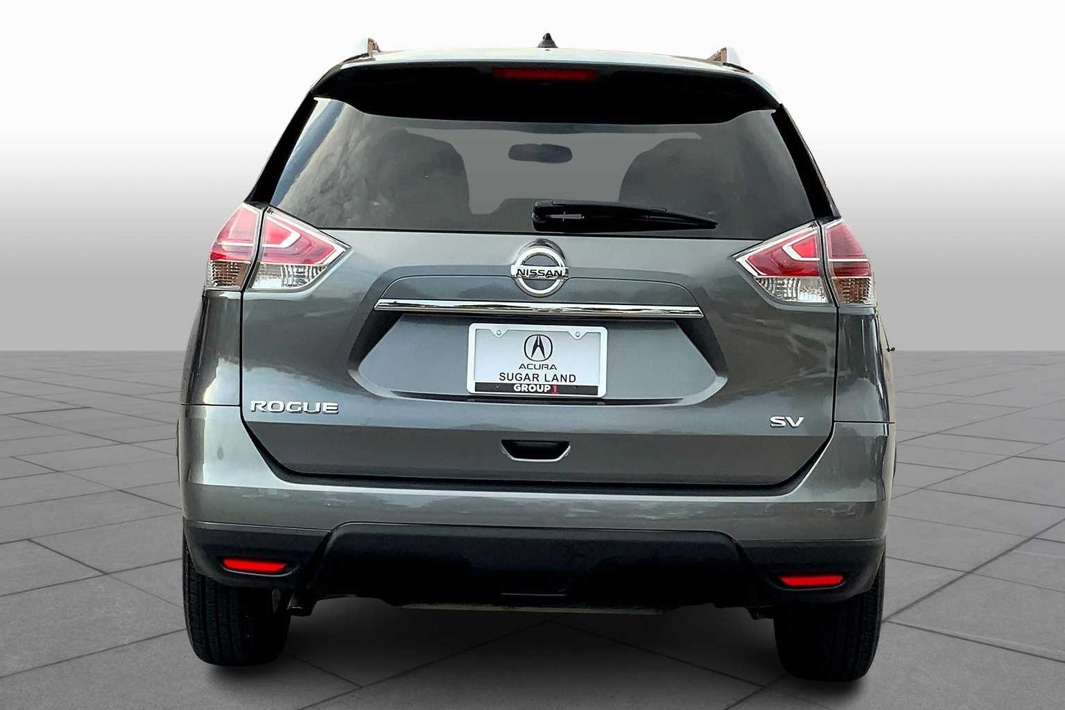 2016 Nissan Rogue SV photo 4