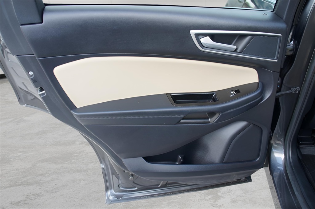 2019 Ford Edge SEL photo 20