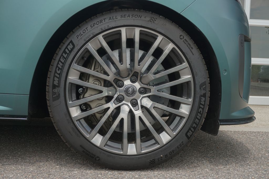 2025 Land Rover Range Rover Sport photo 32