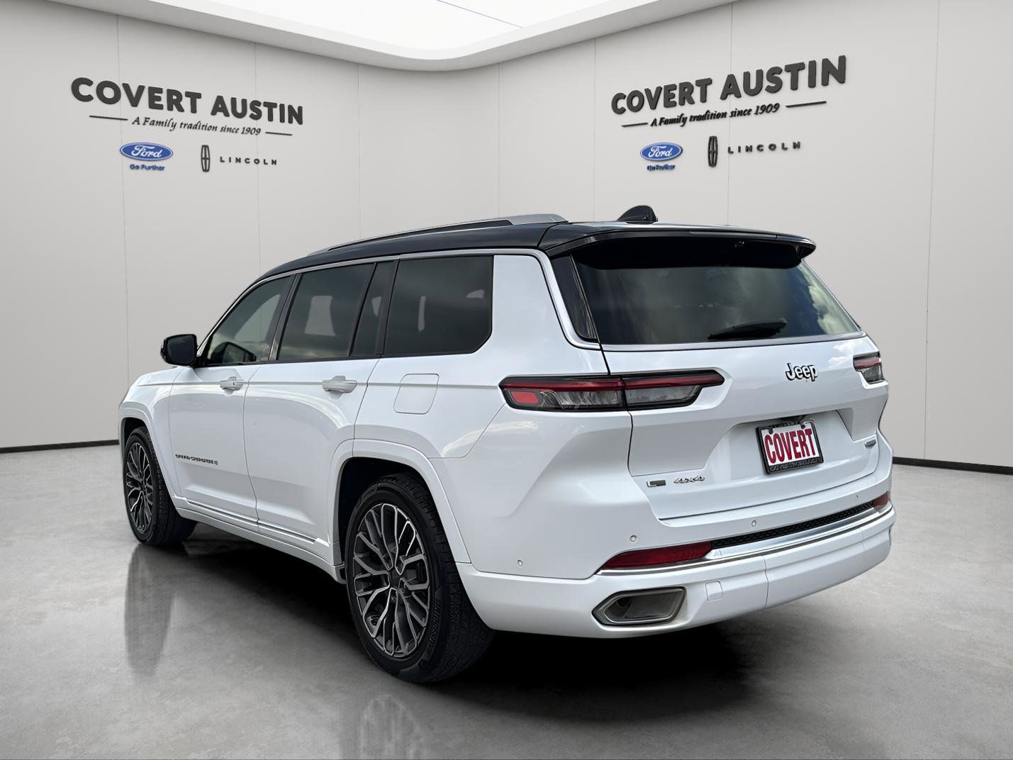 2021 Jeep Grand Cherokee L Summit photo 2