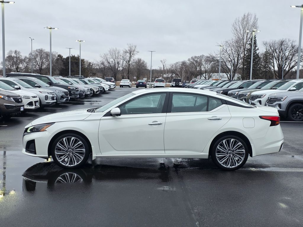 Used 2024 Nissan Altima SL with VIN 1N4BL4EW1RN314198 for sale in St. Cloud, Minnesota