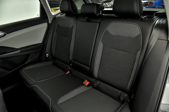 2025 Volkswagen Taos SE photo 9