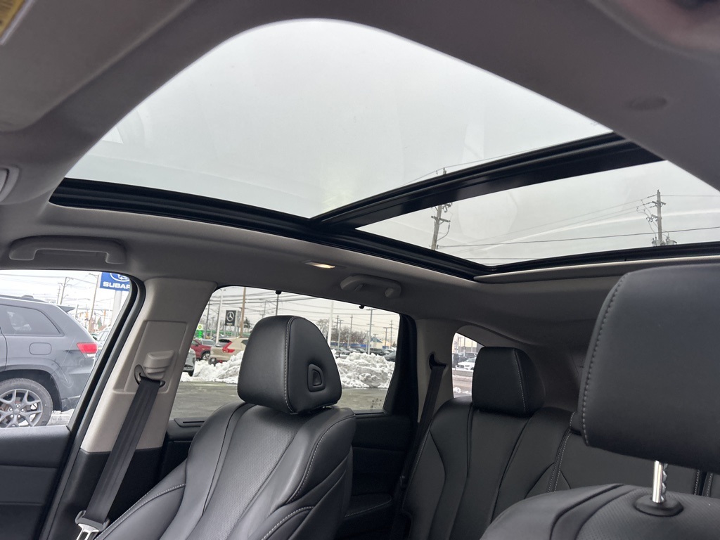 2023 Acura MDX SH-AWD Technology photo 3