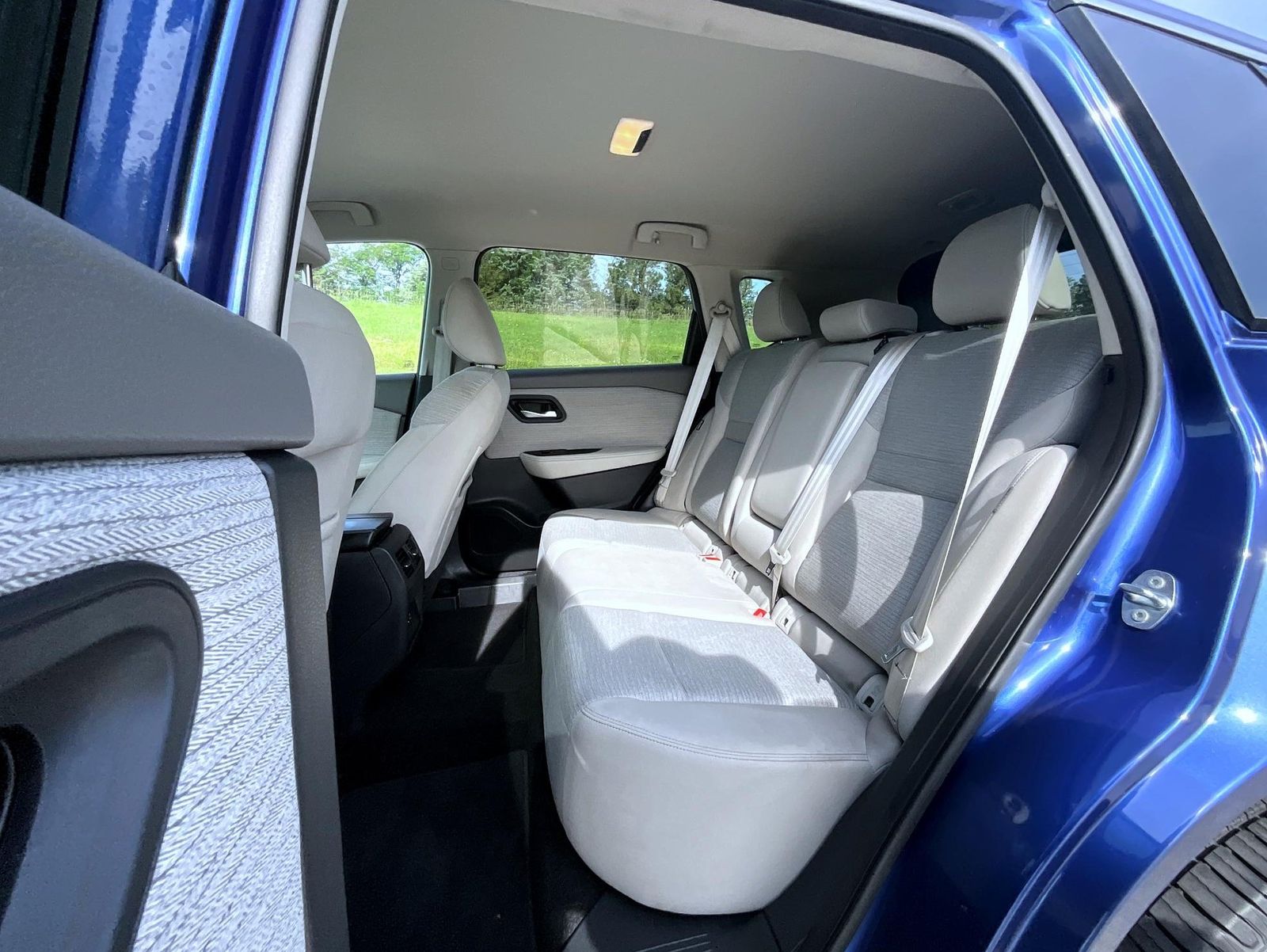2021 Nissan Rogue SV photo 19