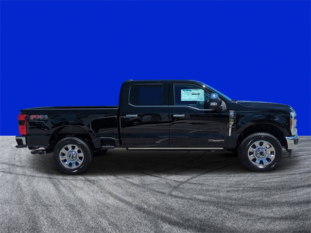 2025 Ford F-250 Lariat photo 2