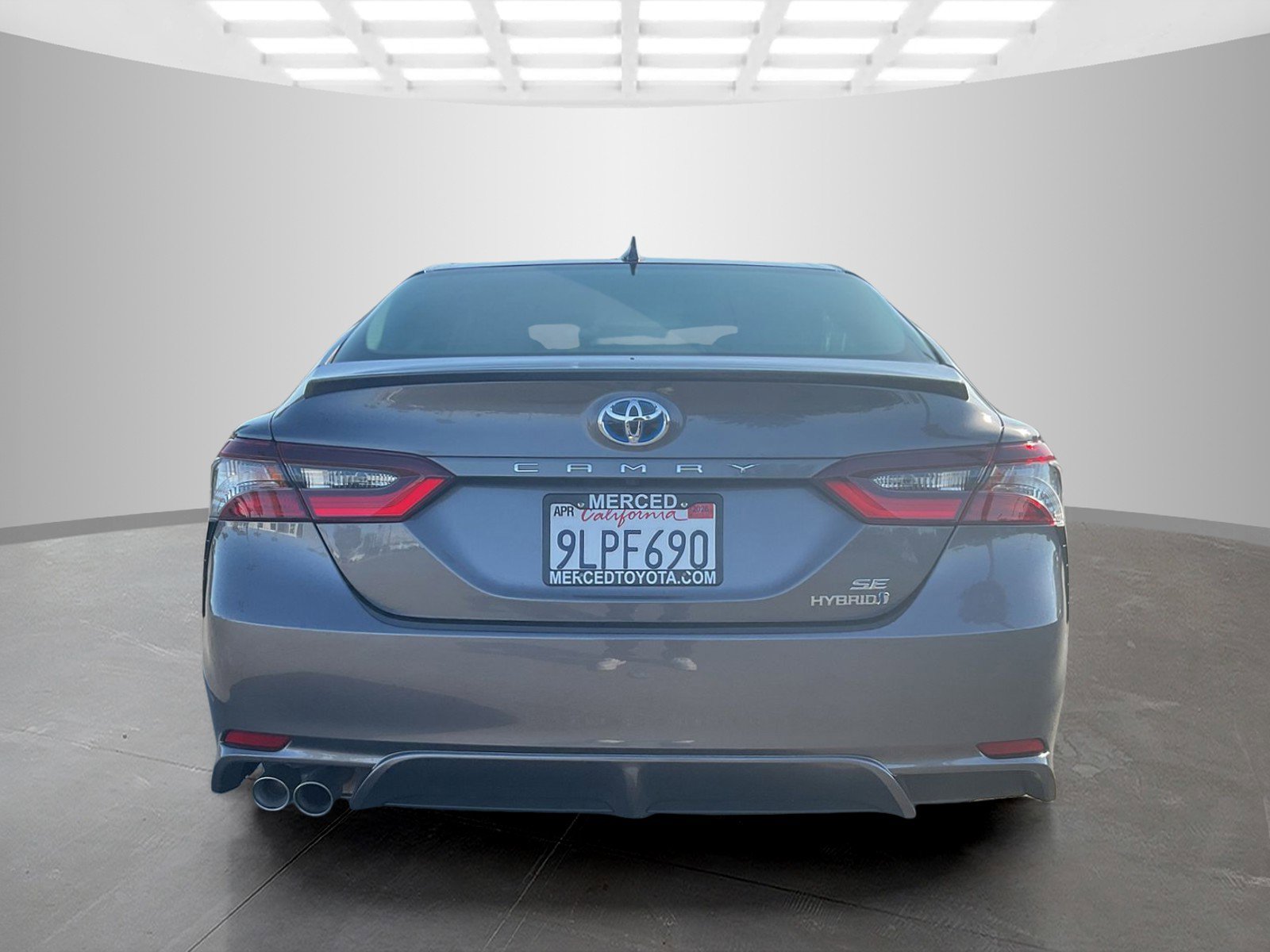 2024 Toyota Camry Hybrid SE photo 4