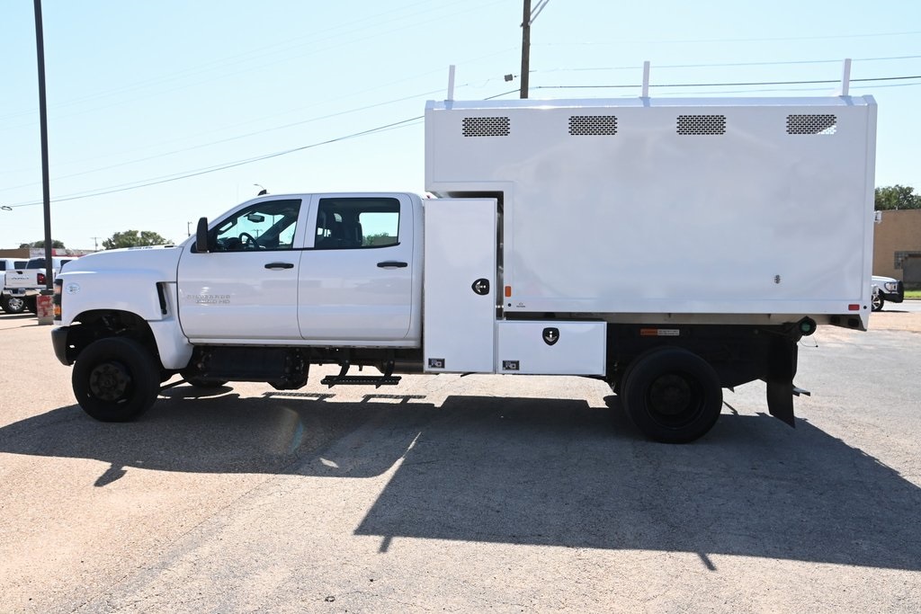 2023 Chevrolet Silverado 5500HD Work Truck photo 3