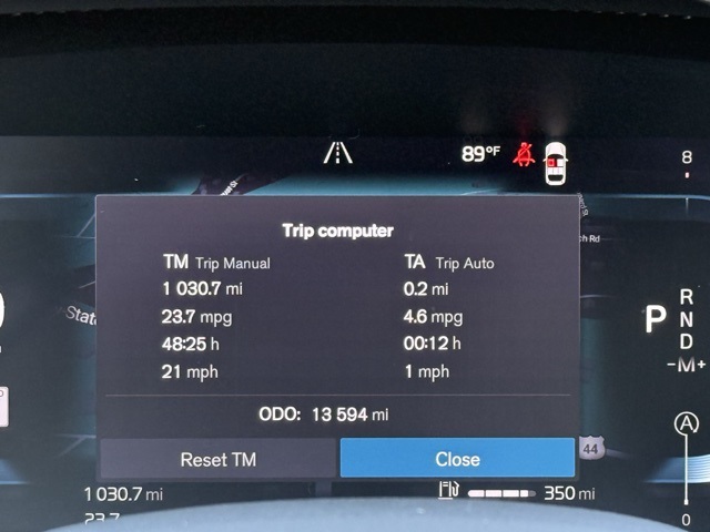 2025 Volvo XC40 Plus photo 13