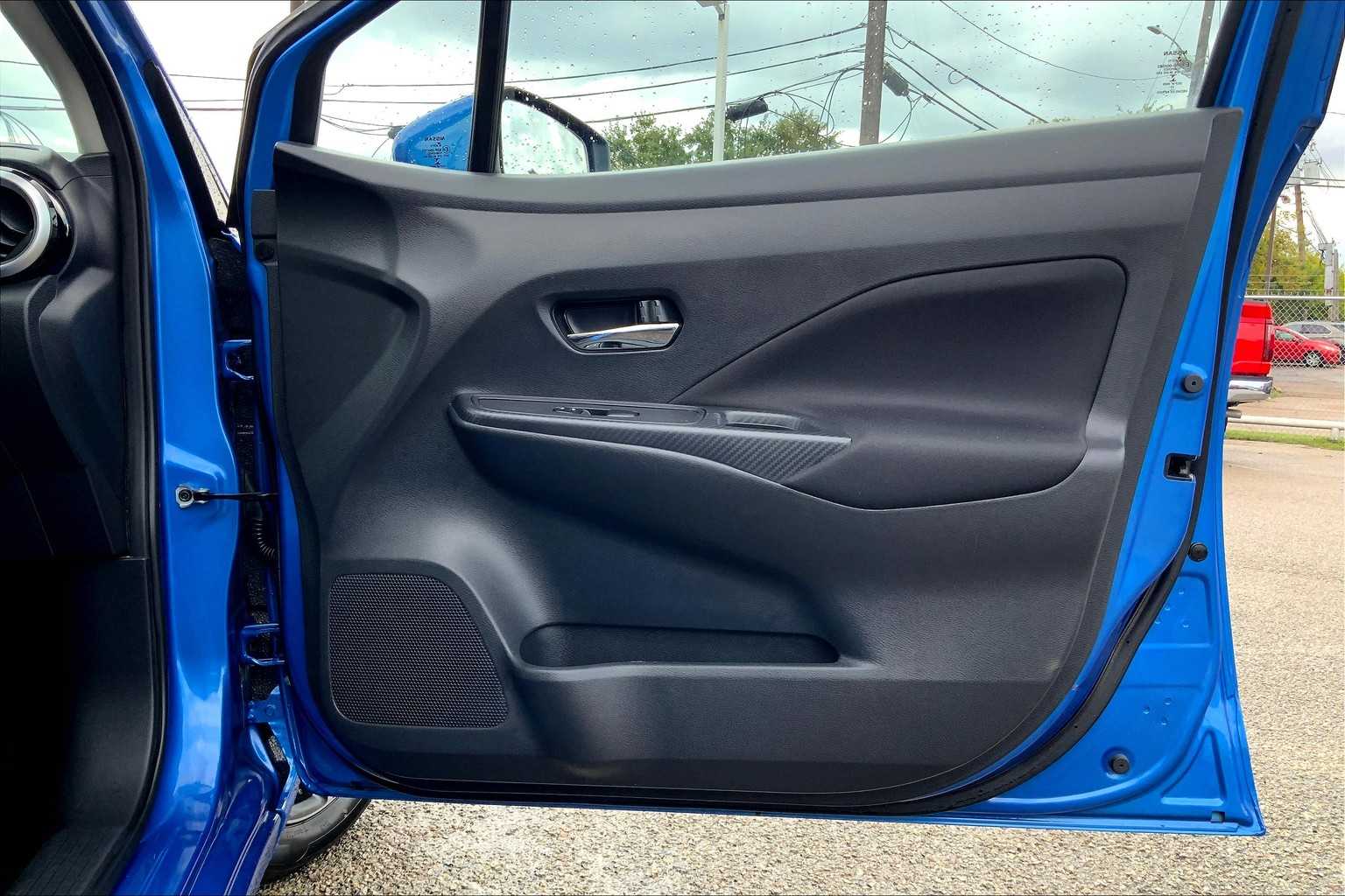 2021 Nissan Versa SV photo 18