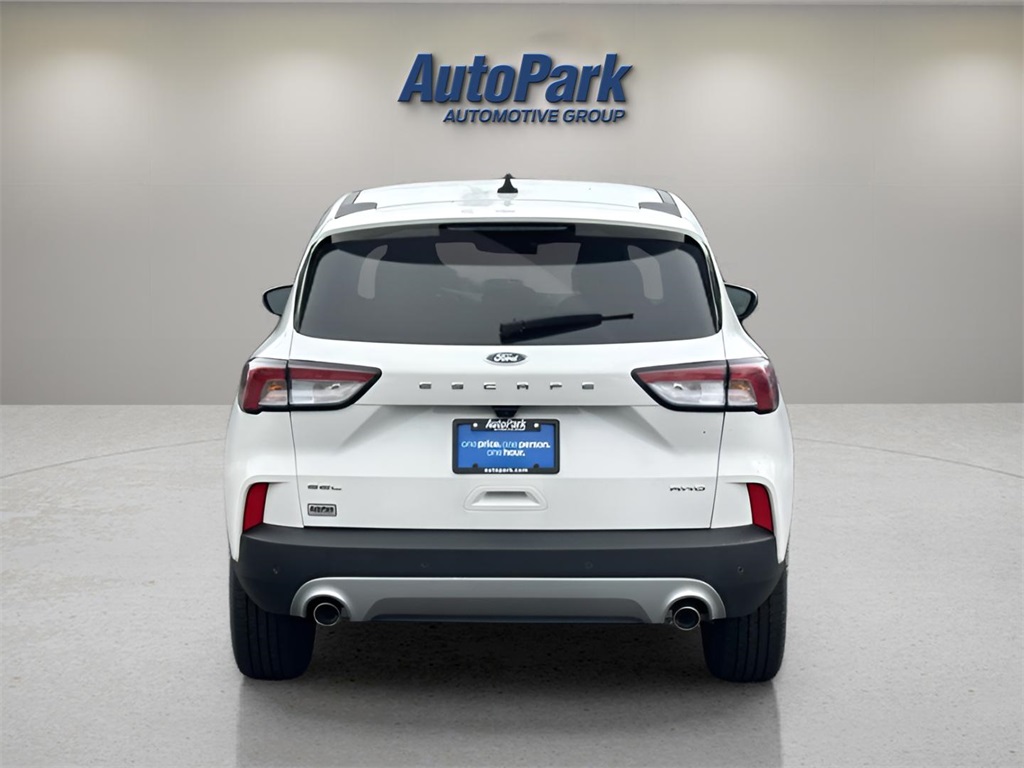 2022 Ford Escape SEL photo 5
