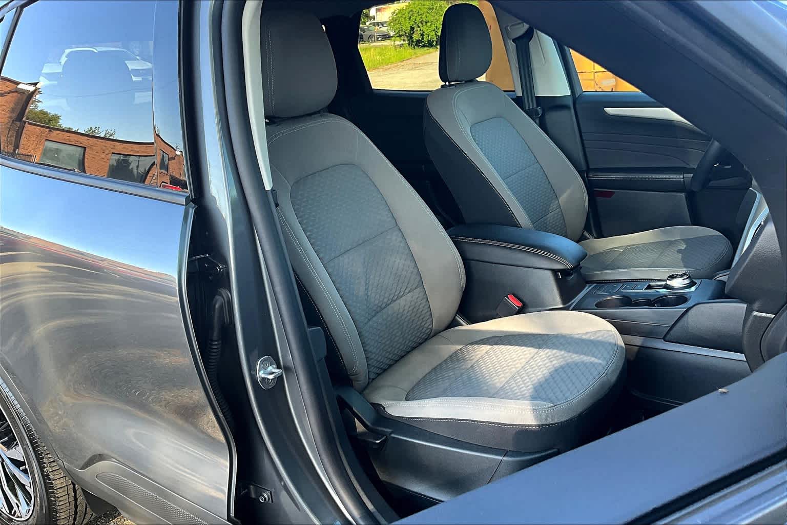 2022 Ford Escape SE photo 8