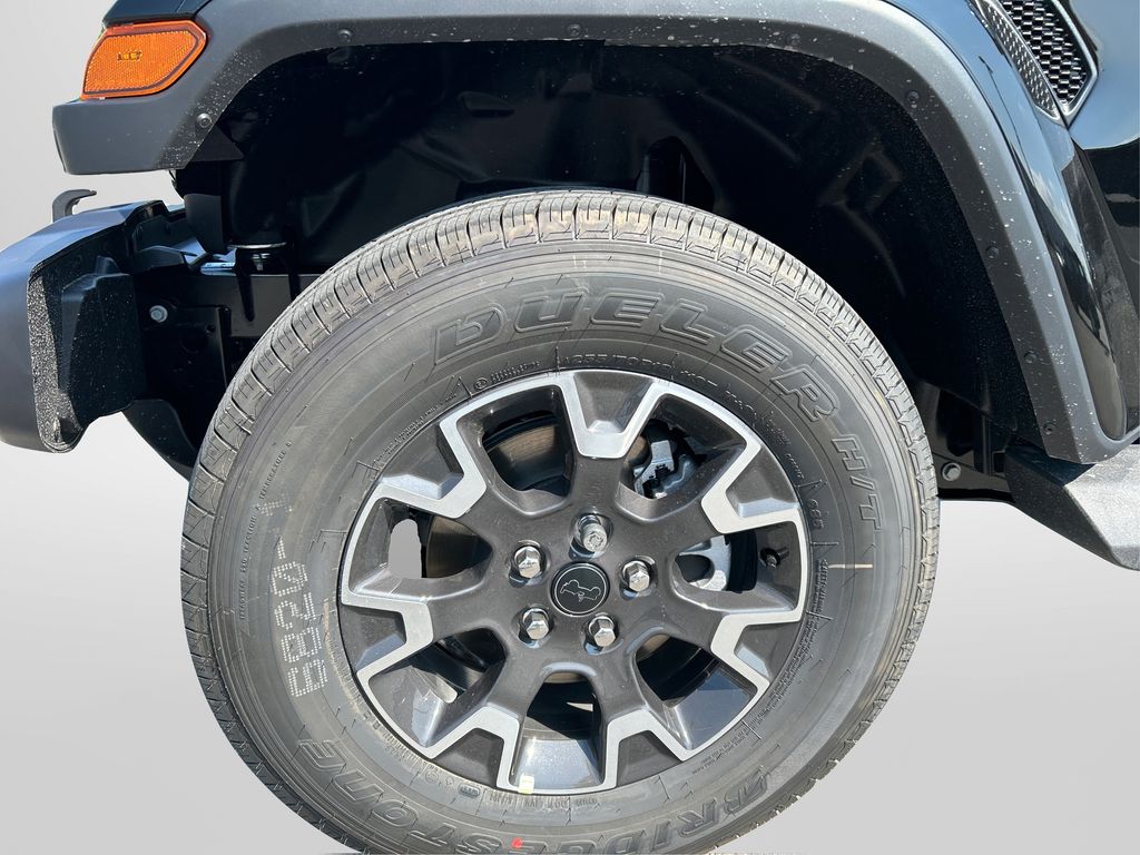 2025 Jeep Wrangler Sahara photo 12