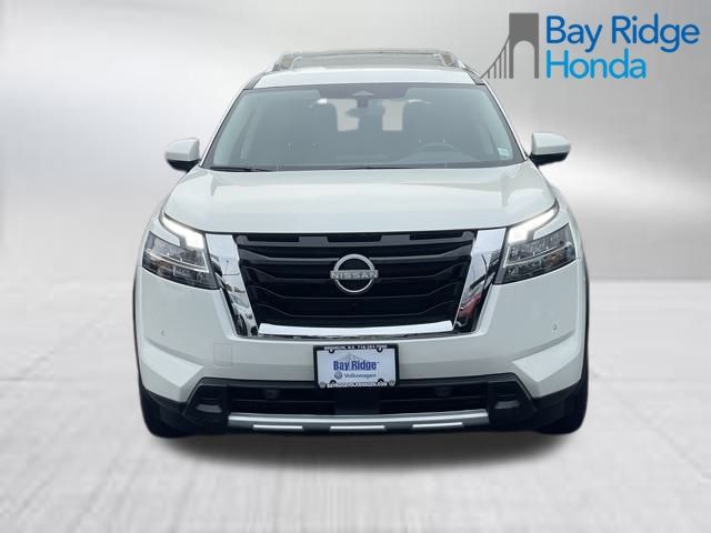 2024 Nissan Pathfinder SL photo 2