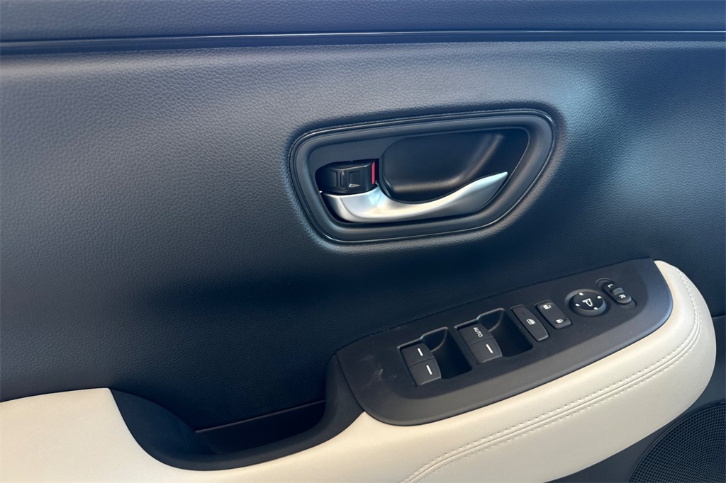 2026 Honda HR-V LX photo 10