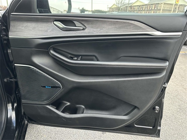 2021 Jeep Grand Cherokee Overland photo 13