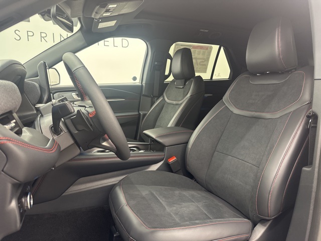 2025 Ford Explorer ST photo 14