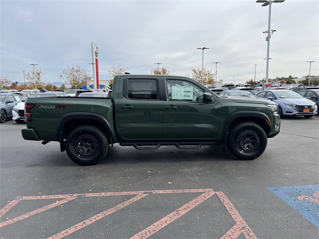 2025 Nissan Frontier PRO-4X photo 4