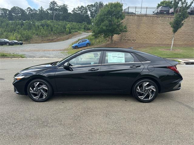 2025 Hyundai Elantra Hybrid Limited photo 2