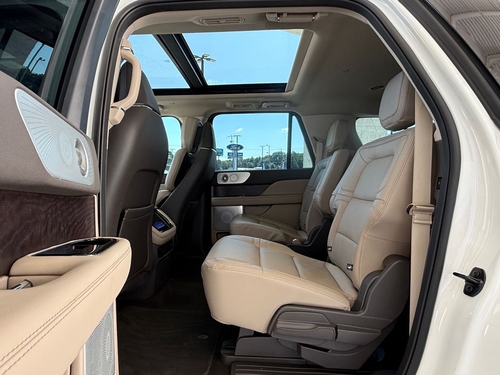 2024 Lincoln Navigator L Reserve photo 11