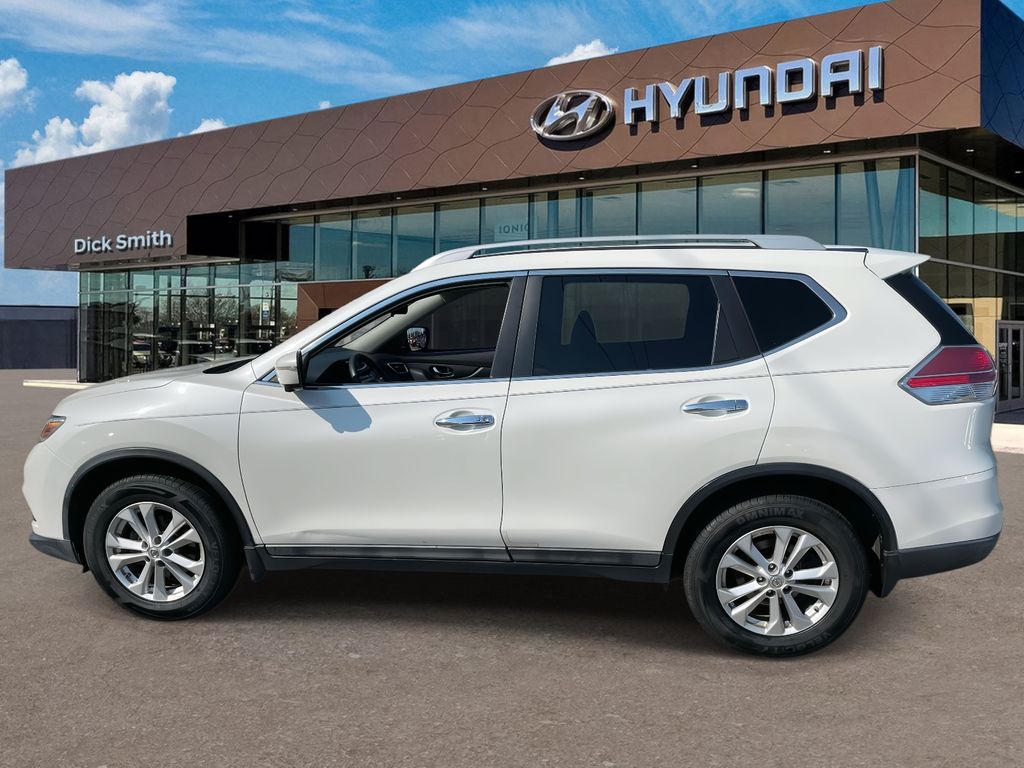 2015 Nissan Rogue SV photo 4