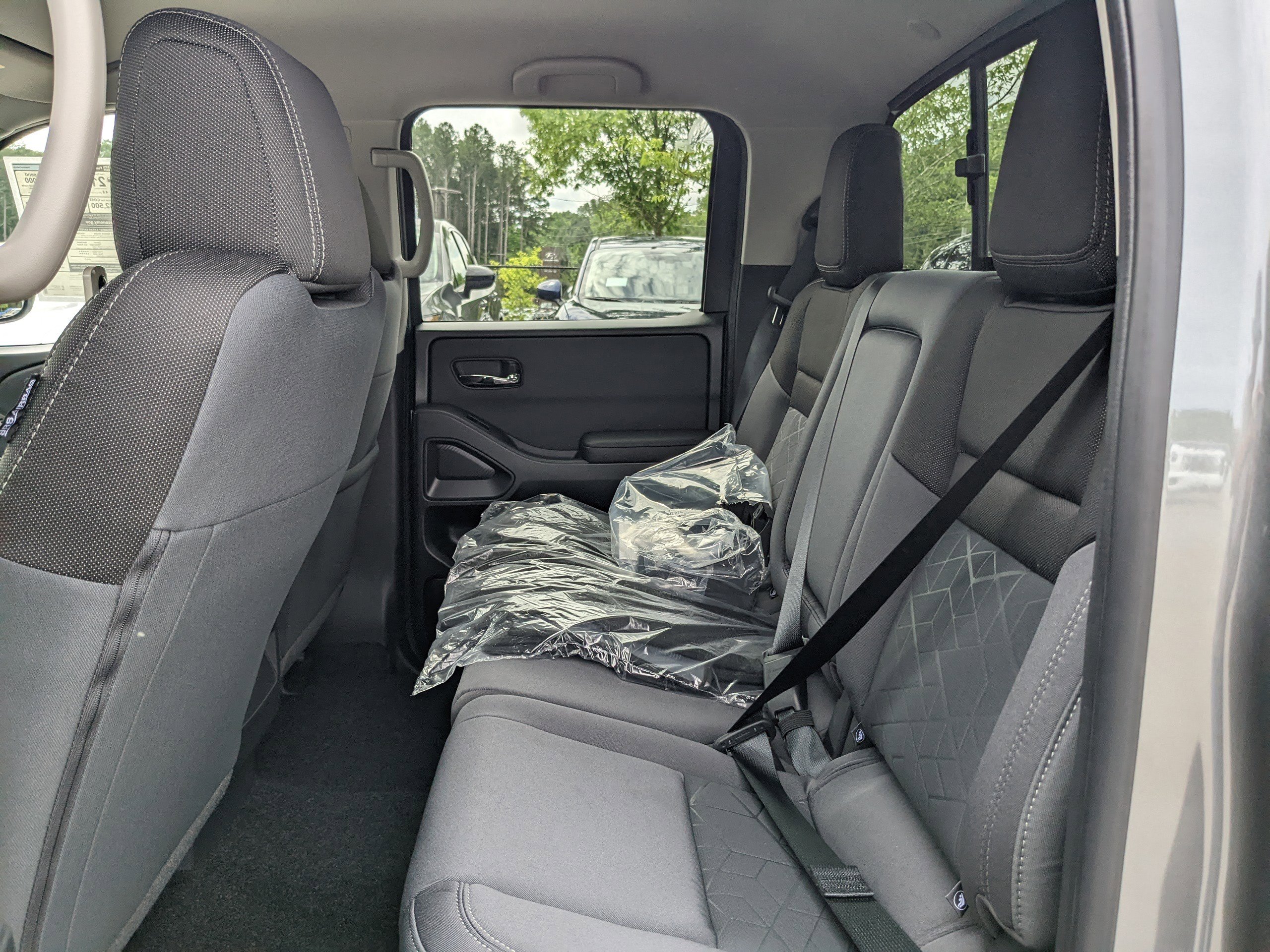 2025 Nissan Frontier SV photo 8