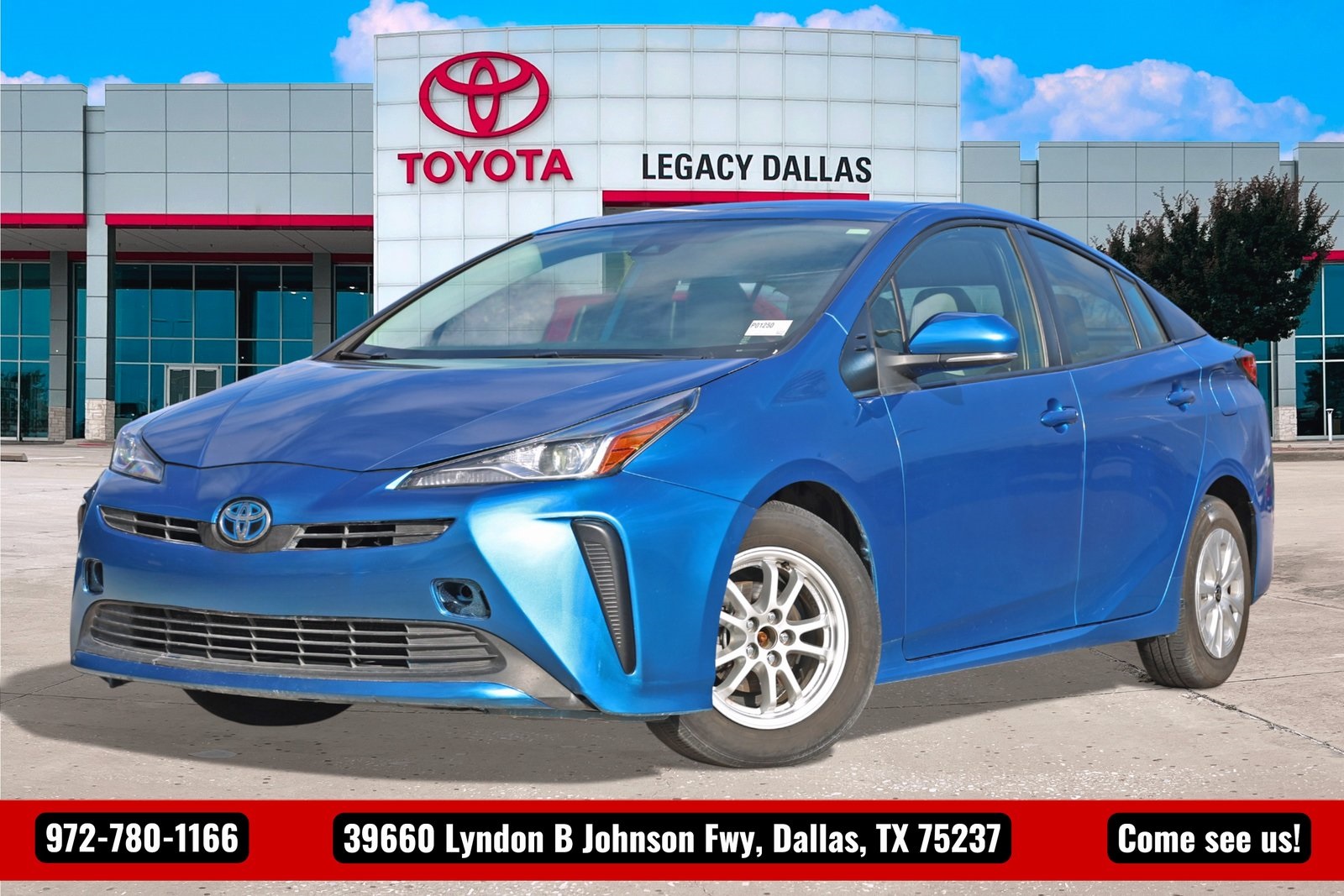 2022 Toyota Prius LE's photo