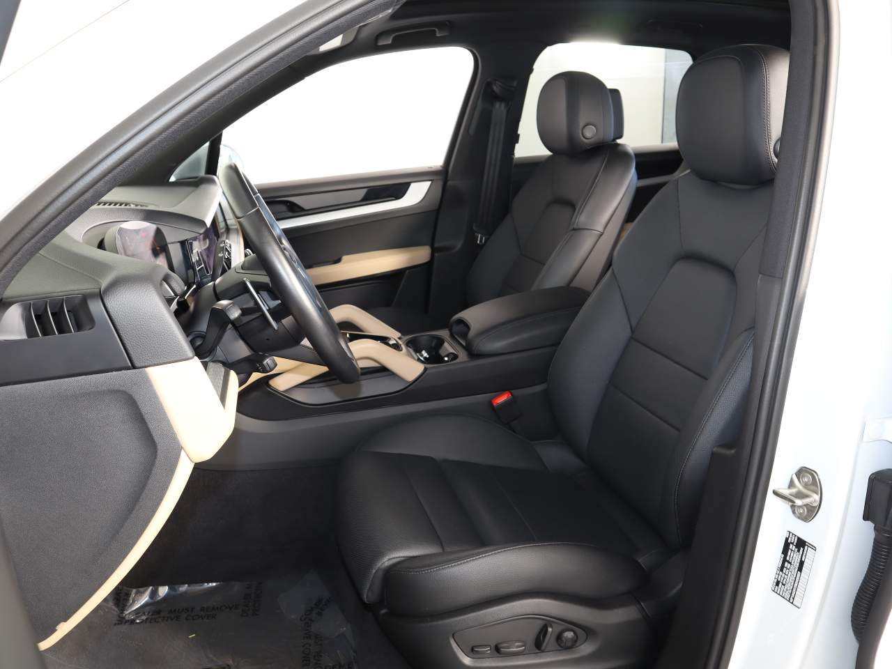 2024 Porsche Cayenne photo 5