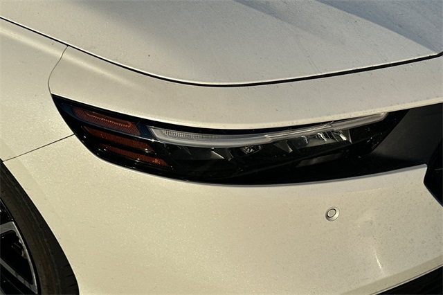 2023 Honda Accord Hybrid Touring photo 2