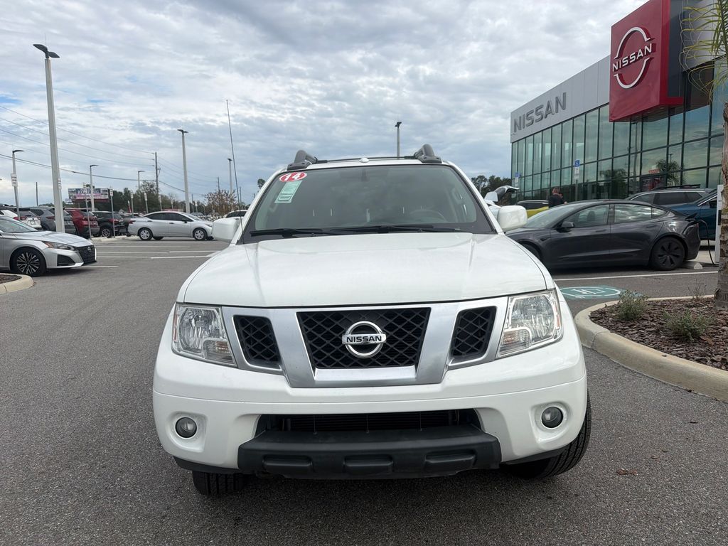 2014 Nissan Frontier PRO-4X photo 2
