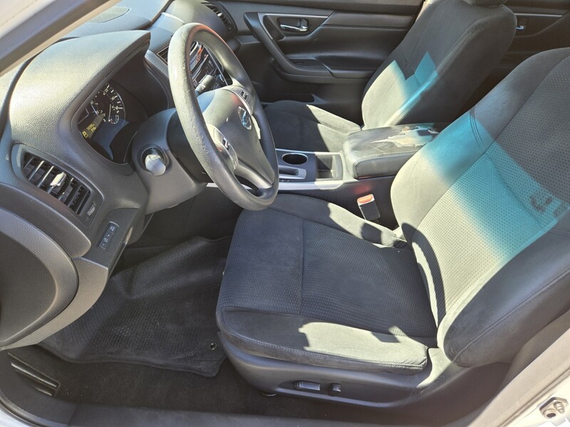 2015 Nissan Altima 2.5 S photo 7