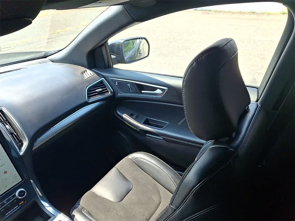 2023 Ford Edge ST photo 8
