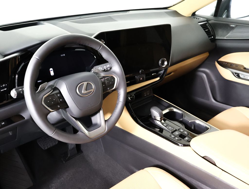 2024 Lexus NX 350 Luxury photo 4