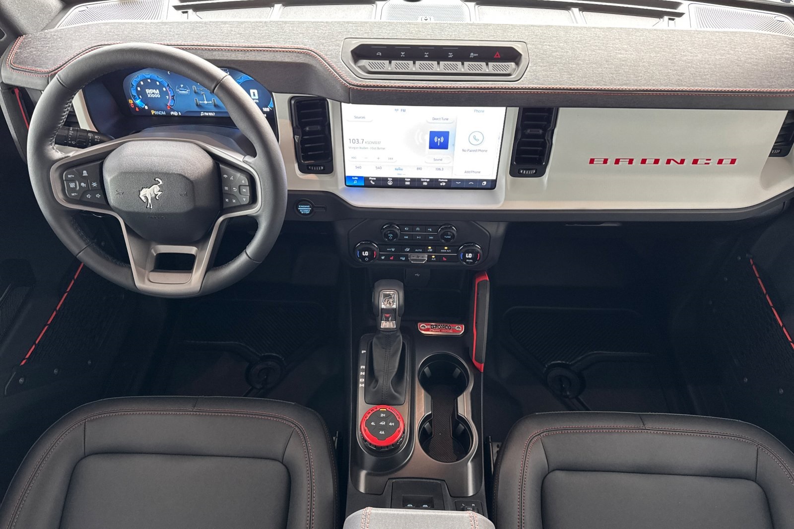 2025 Ford Bronco First Edition photo 11