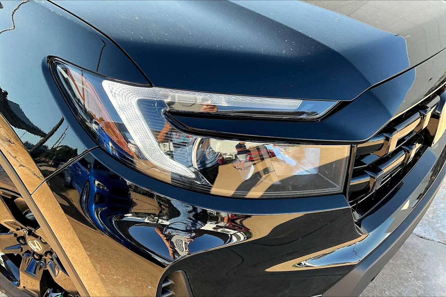 2026 Honda Ridgeline Black Edition photo 13