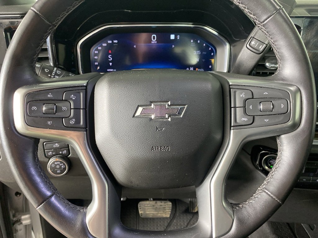 2022 Chevrolet Silverado 1500 RST photo 13