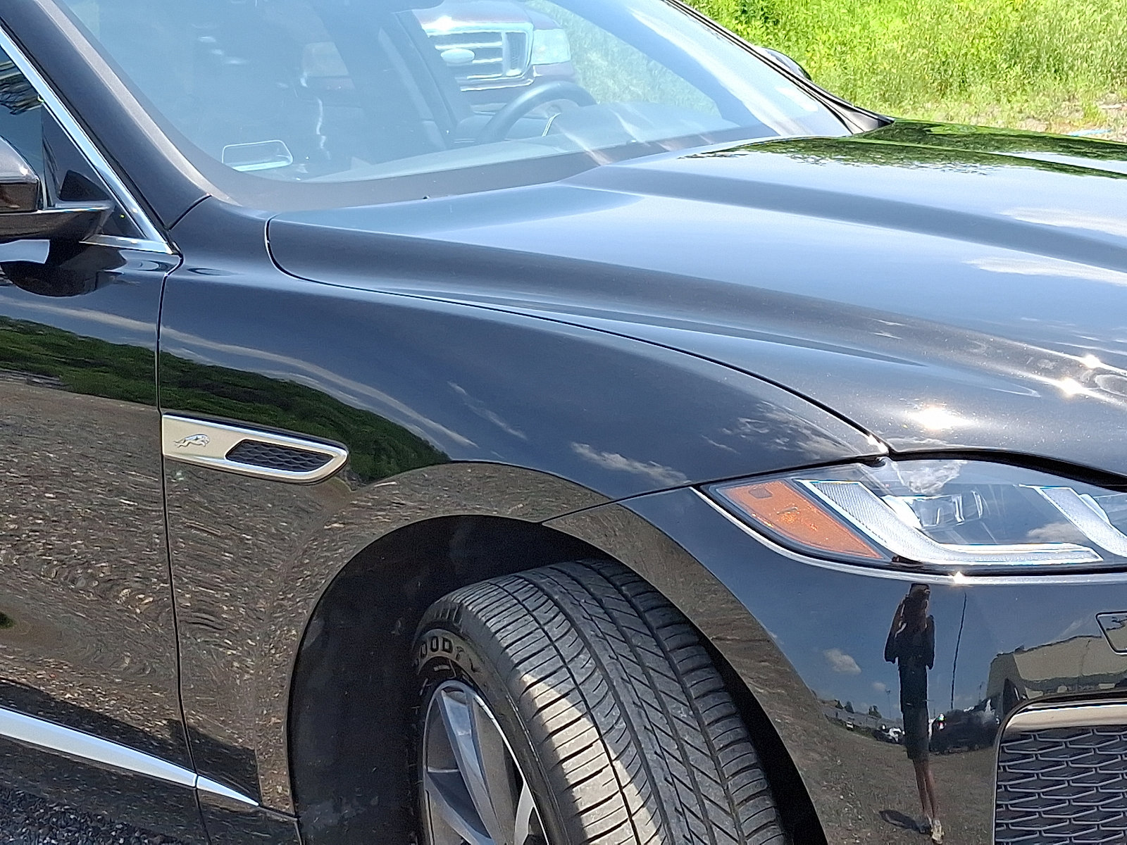 2024 Jaguar F-PACE P250 R-Dynamic S photo 9