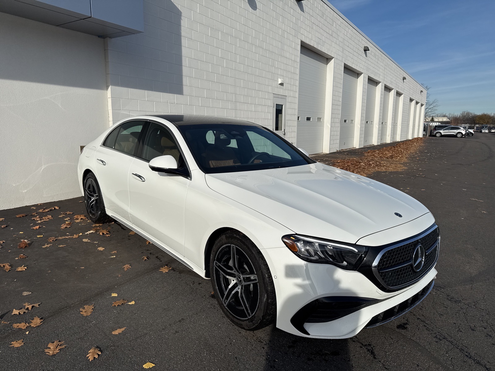 2025 Mercedes Benz E 350 4MATIC photo 4