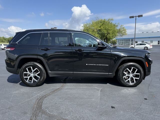 2024 Jeep Grand Cherokee Limited photo 8