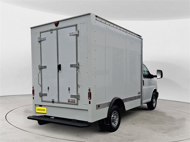 2024 Chevrolet Express Cutaway 3500 photo 4
