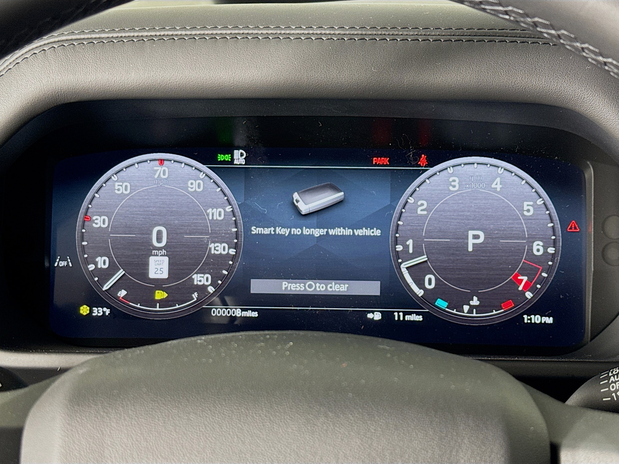 2025 Land Rover Defender 110 X-Dynamic SE photo 4