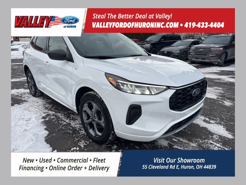 2023 Ford Escape ST-Line's photo