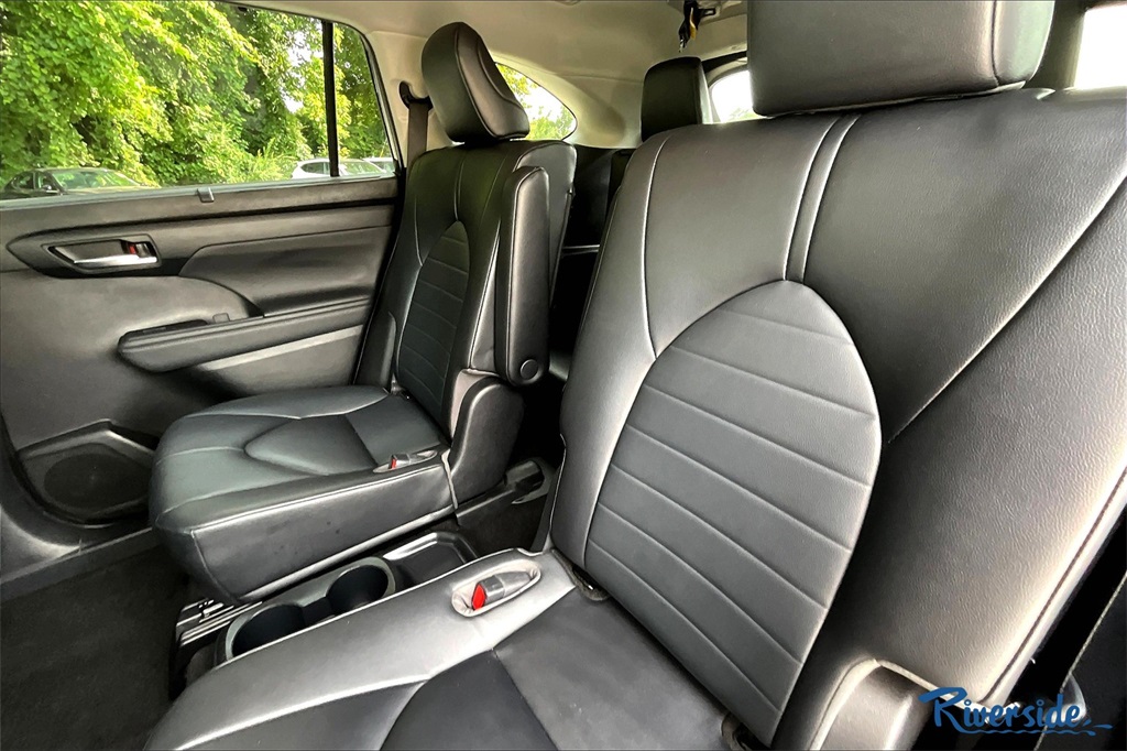 2023 Toyota Highlander XLE photo 17