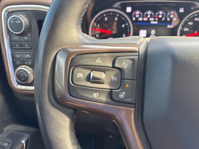 Used 2022 White Chevrolet High Country image 28