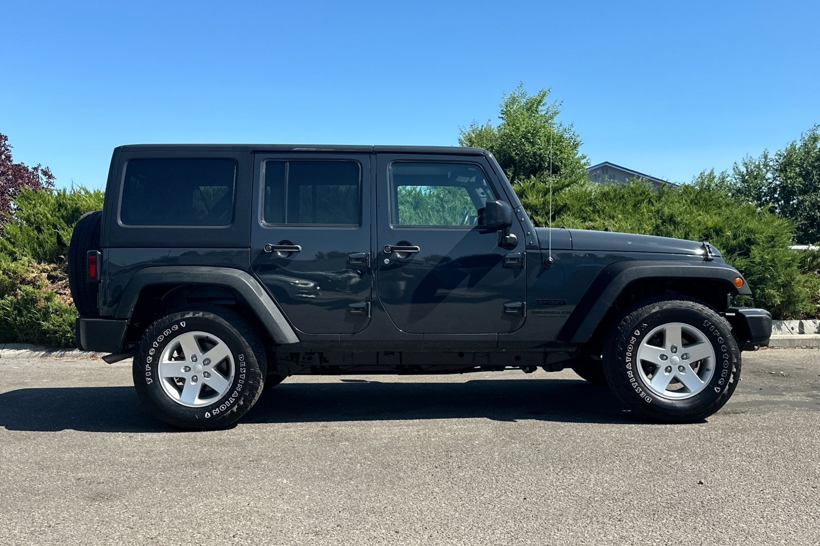 2016 Jeep Wrangler Unlimited Sport photo 3