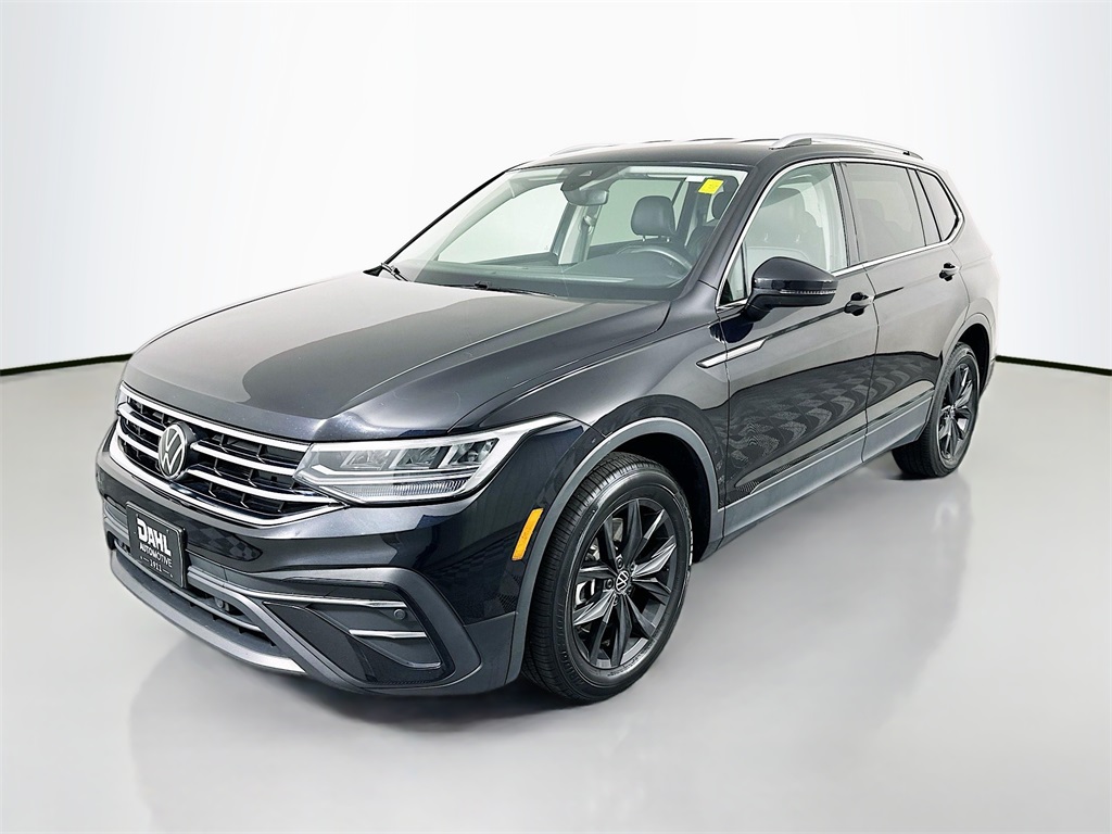 2024 Volkswagen Tiguan SE Wolfsburg Edition photo 3