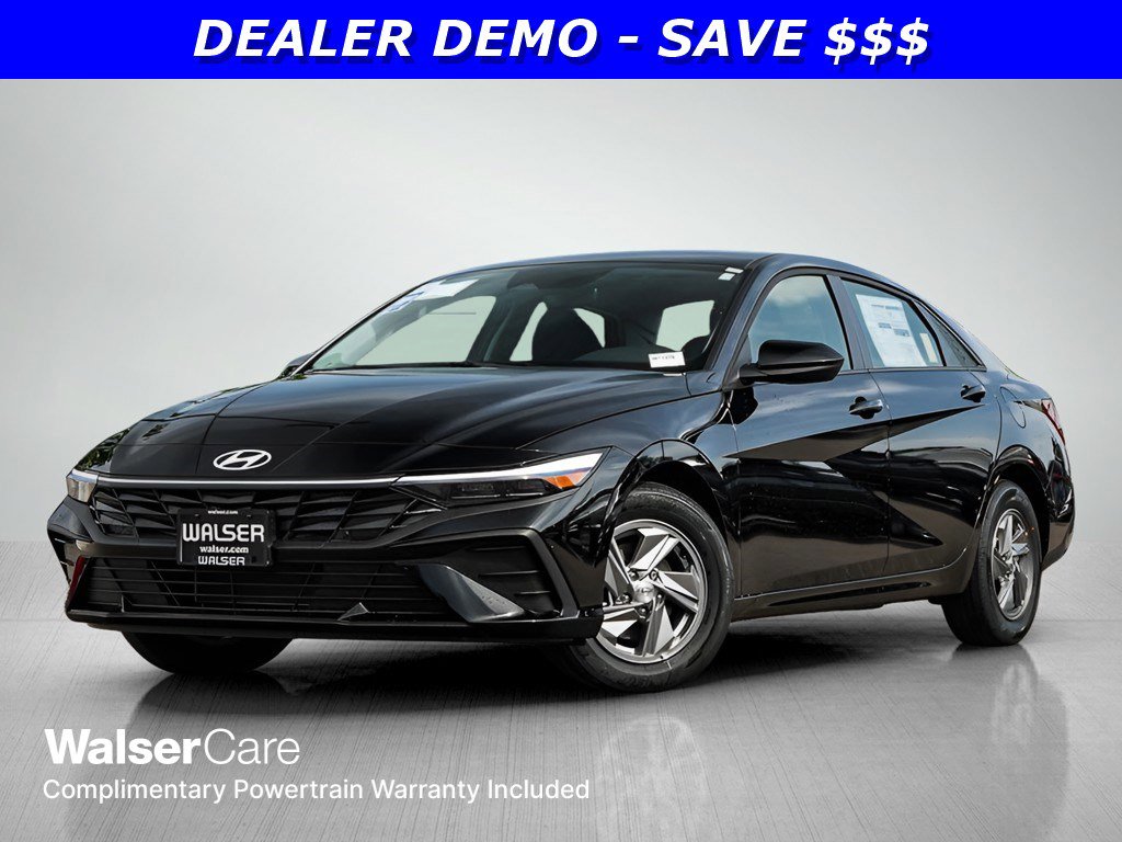 2025 Hyundai Elantra SE's photo